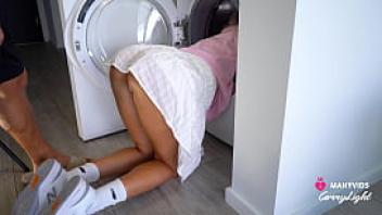 Silly step mom fucked by step son while stuck no help in return accidental creampie carrylight